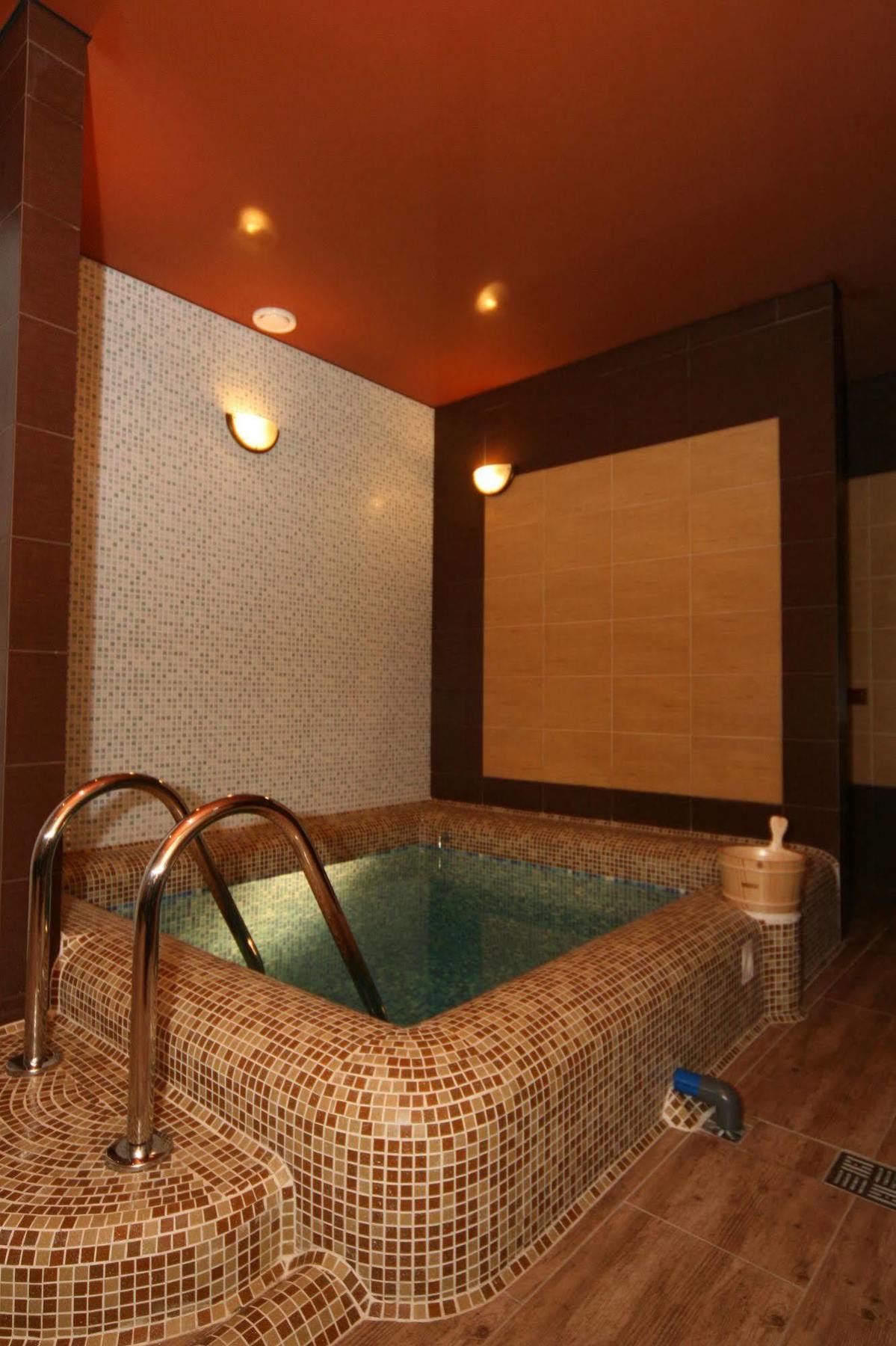 לבוב Hotel Fortuna מראה חיצוני תמונה