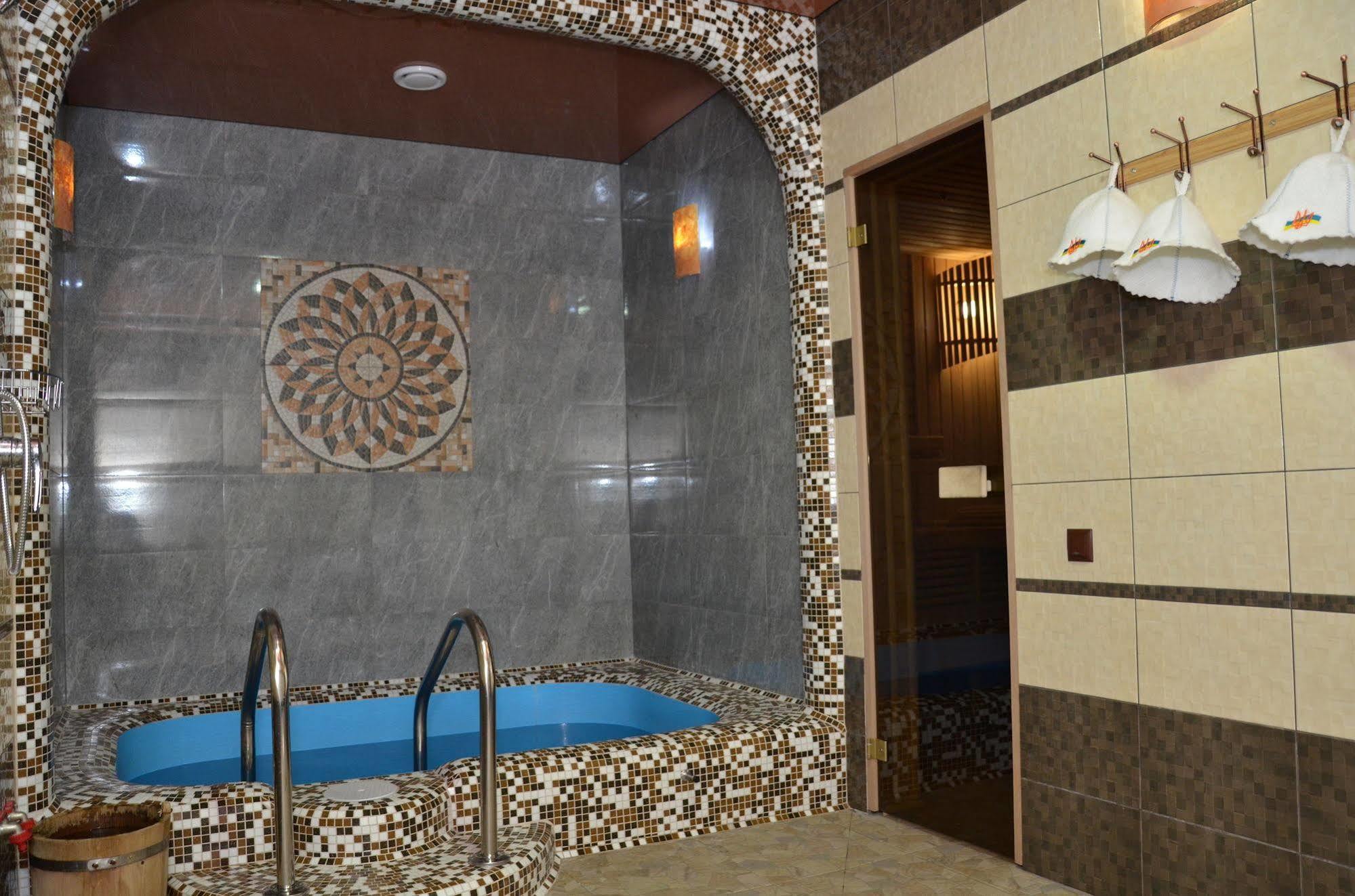 לבוב Hotel Fortuna מראה חיצוני תמונה