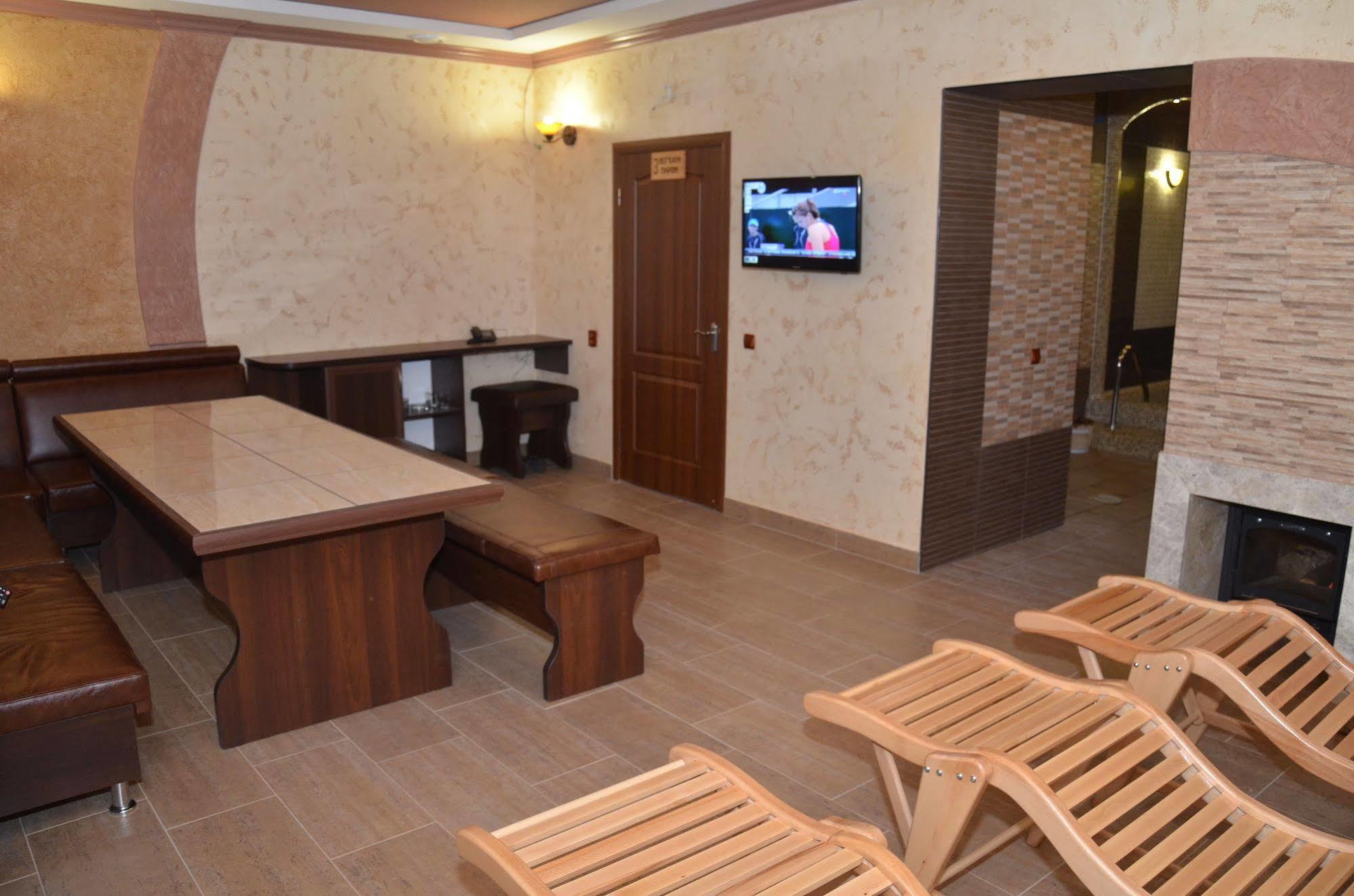 לבוב Hotel Fortuna מראה חיצוני תמונה