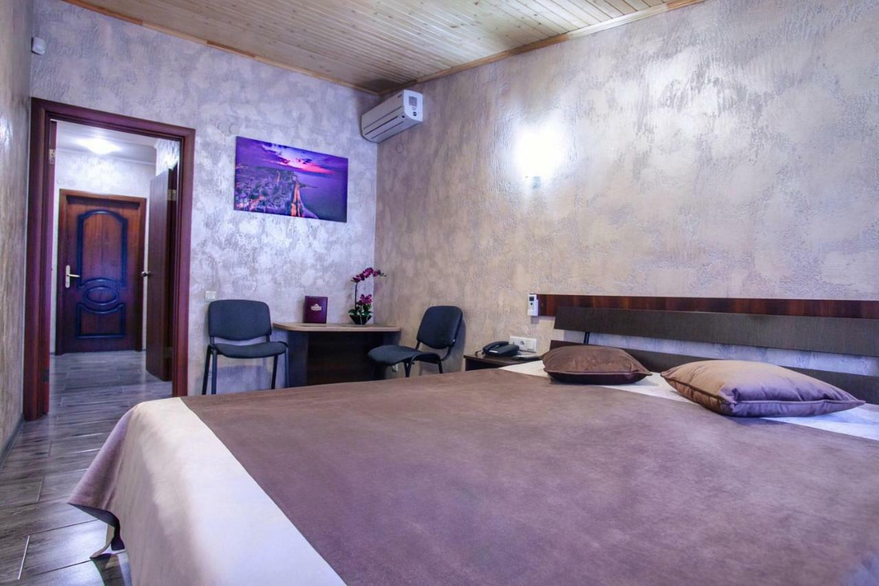 לבוב Hotel Fortuna מראה חיצוני תמונה